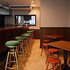 【貸切】最大18名様までの貸切が可能！インテリアにこだわった寛ぎの空間で、のびのびとお楽しみいただけます。自分好みにカスタマイズできる麻辣湯を、皆で食べ比べてみるのもおすすめ♪