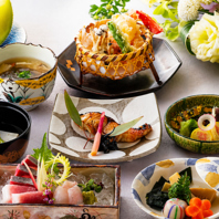 四季の味覚を愛でる本格会席。祝宴や法要を彩る献立
