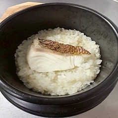 鯛だし香る真鯛の釜めし