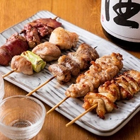 丁寧仕込みと焼き上げが自慢の焼き鳥を寛ぎの個室で