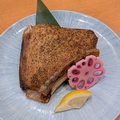 料理メニュー写真&nbsp;みなみまぐろかまスパイシー焼き　1個