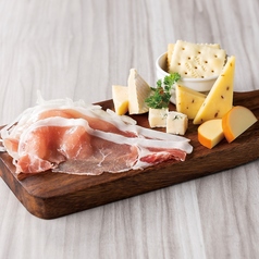 生ハム&4種チーズ盛合せ