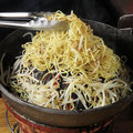 料理メニュー写真&nbsp;名物 ジンギス〆つけ焼きそば もやし付き