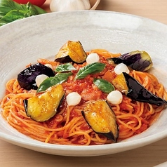 モッツァレラチーズと茄子の完熟トマトソーススパゲッティ
