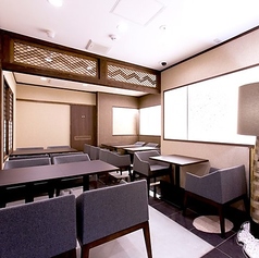 【1階・テーブル席】
