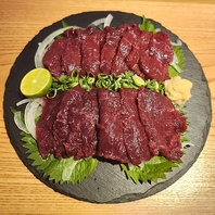 大ぶりの馬刺し。