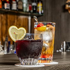 フルーツ香る大人の贅沢カクテルで優雅に乾杯！