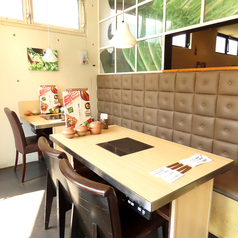 オシャレな店内♪居心地抜群のソファー席はお子様連れのご家族や女子会にも◎