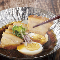 蕎麦つゆで煮る豚角煮 ~温玉添え~
