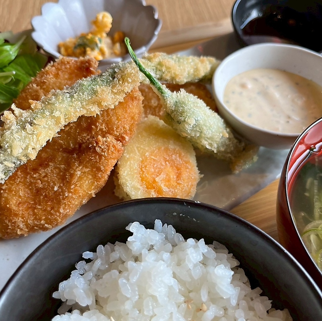 16時オープンなので休日の早飲みや打ち上げにもご利用頂けます。