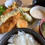 16時オープンなので休日の早飲みや打ち上げにもご利用頂けます。