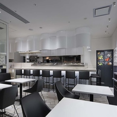 テーブル席※ご予約承ります。