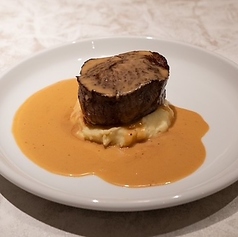 35 牛フィレ肉のポワレ　～フォンドヴォークリームソース