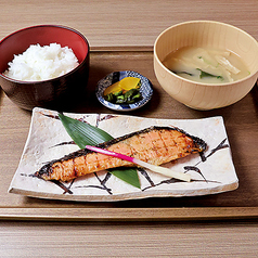 鮭西京焼き定食