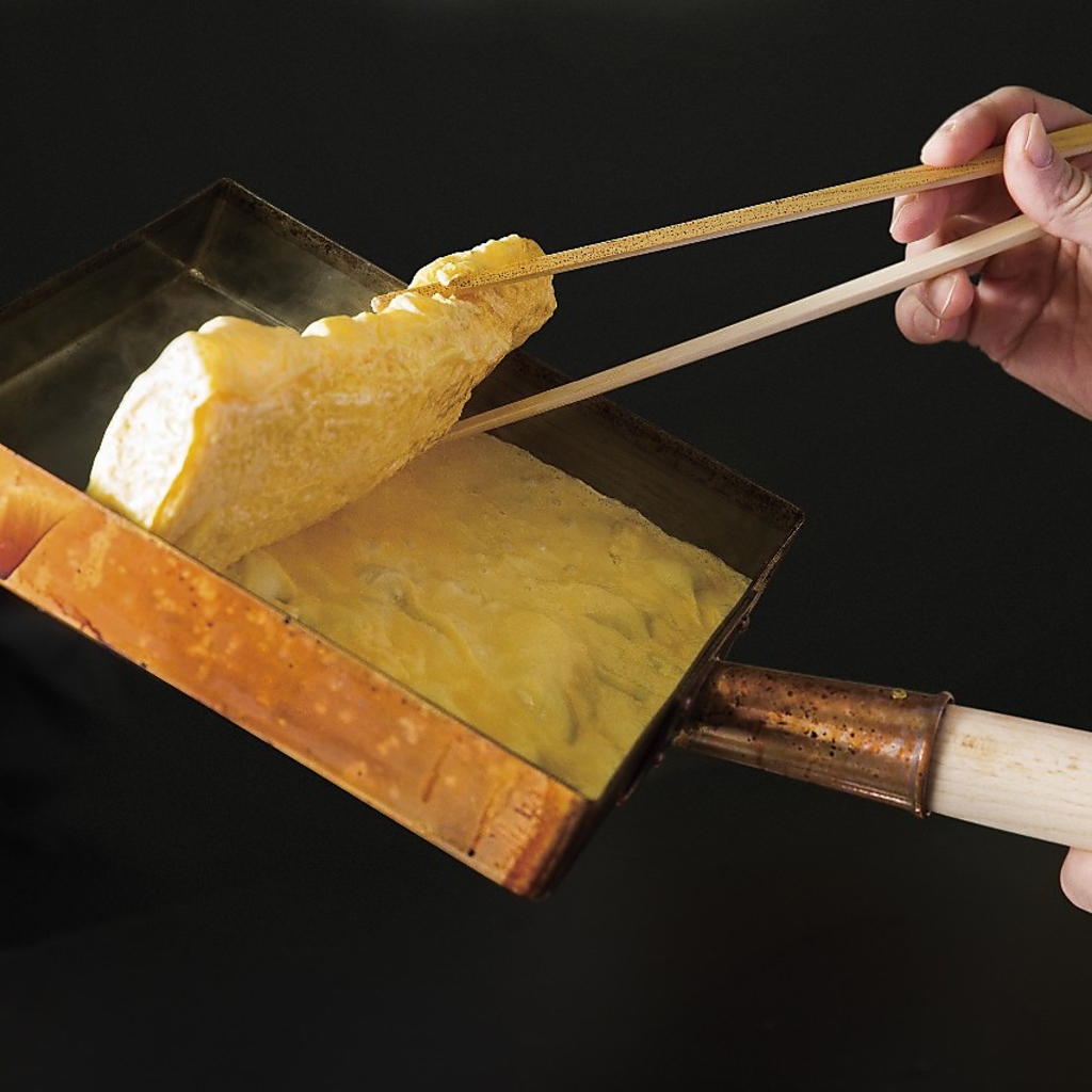 【だし巻き玉子】秘伝の出汁とこだわりの卵で作る職人芸!!ふわふわジューシーなだし巻き玉子を是非♪