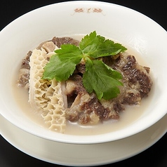 テール煮込みハチノス添え