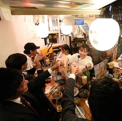 店内入口付近には立ち飲み用のカウンターもございます！会社帰りの１人飲み、サク飲み大歓迎！