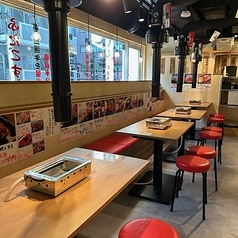 会社仲間やカップル、女子会でも楽しめるお店です。普段着にサンダル履きでも気軽に入れるような、カジュアルな雰囲気となっています。