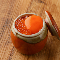 サーモンといくらの親子ユッケ