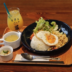 鶏肉とお野菜のガパオライス