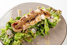 炭火チキンの蜂蜜マスタードサラダ　　GRILLED CHICKENHONEYMUSTARDSALAD 