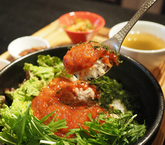 ヤンニョムケジャン丼