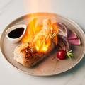 料理メニュー写真 燃える！骨付きもも肉のロースト