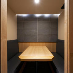 【2名様向け個室】新橋での飲み会におすすめの綺麗なお席。 