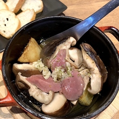 砂肝と大杉しいたけのアヒージョ