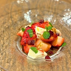 イチゴのカプレーゼ