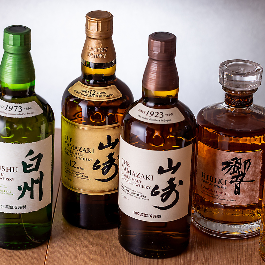 年代ものプレミアムウィスキーも豊富