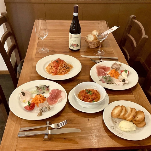 多彩なイタリアワインと共にこだわりのお料理をお楽しみいただけるお店です♪