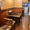 テーブル席2名×4席