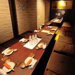 お問い合わせいただければ、広々とした個室を少人数でお楽しみいただけます。特別な時間に最適です！