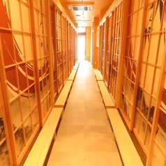 掘りごたつ大宴会場が可能であり、広々とした空間になっております!最大宴会72名様ご利用可能です!