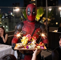 映画のヒーローがサプライズを演出！？