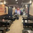 女子会にもぴったりなお洒落な雰囲気が自慢の店内です♪黒いテーブルを囲み楽しくお食事が満喫できます◎お好きな具材を選べるオリジナル麻辣湯を味わいながら素敵なひと時をお過ごしください！