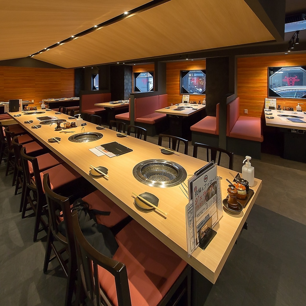 店内は2～16名様のお座敷やテーブル席。最大宴会は60名迄可能です♪別館には団体様用の個室もあり