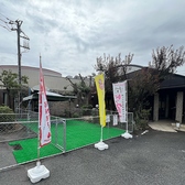 ドッグランは外の入口からのみとなっておりますので、ご利用の際はそちらからお入りください。愛犬との楽しいひとときを、ぜひお楽しみください。