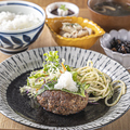 料理メニュー写真&nbsp;ハンバーグ（デミソース・おろしポン酢）