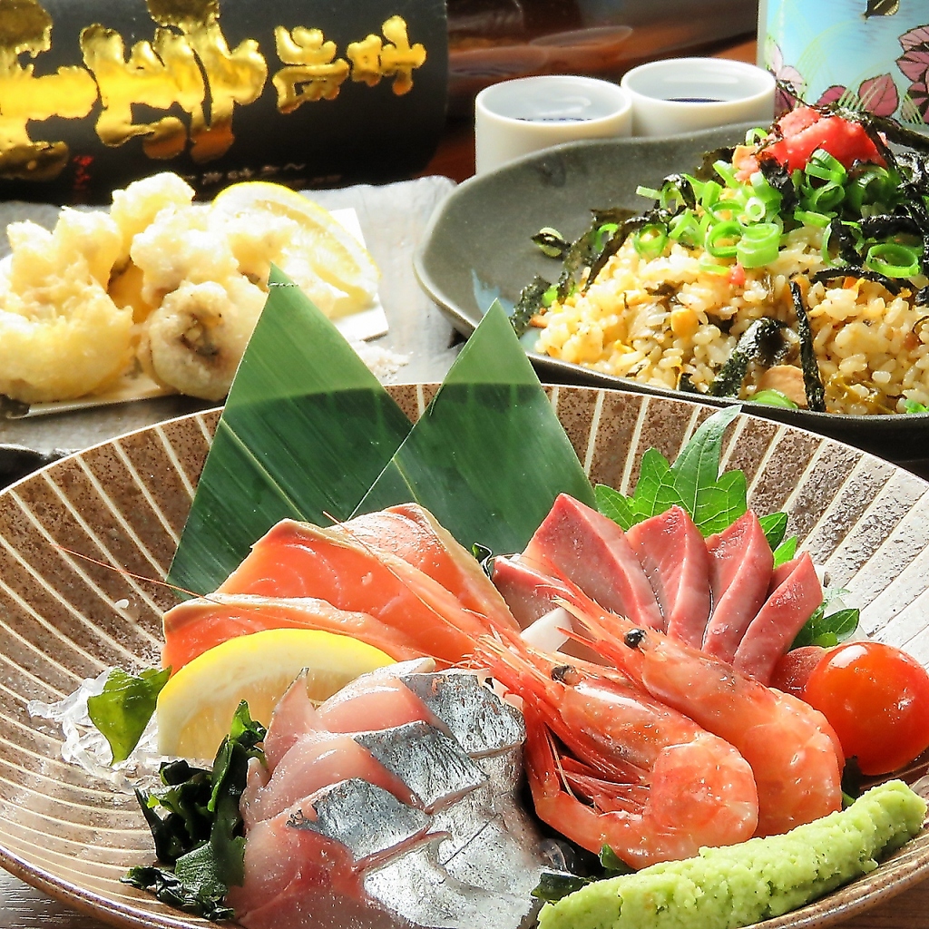 単品メニューには、マグロの山かけ、サーモン、甘エビのお刺身もございます。鮮度抜群。コスパ最強！