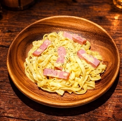 酒場仕立て・濃厚カルボナーラ