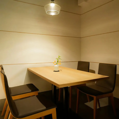 個室Aは1～4名様でご利用いただけます。女子会でもご利用いただけるため、何度もリピートしていただいております。