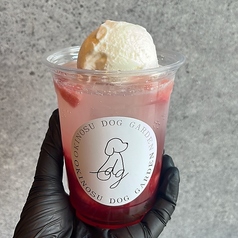 ストロベリーソーダフロート