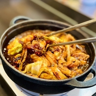 ボリューム満点名物鉄板鍋！