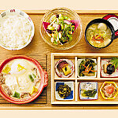 国産牛すじの柚子味噌あんかけ豆腐膳