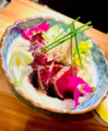 料理メニュー写真 カツオの塩タタキ