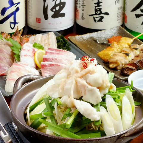 隠れ家風◎少人数で焼き鳥や鮮魚、もつ鍋など自慢の料理を種類豊富な日本酒とともに♪