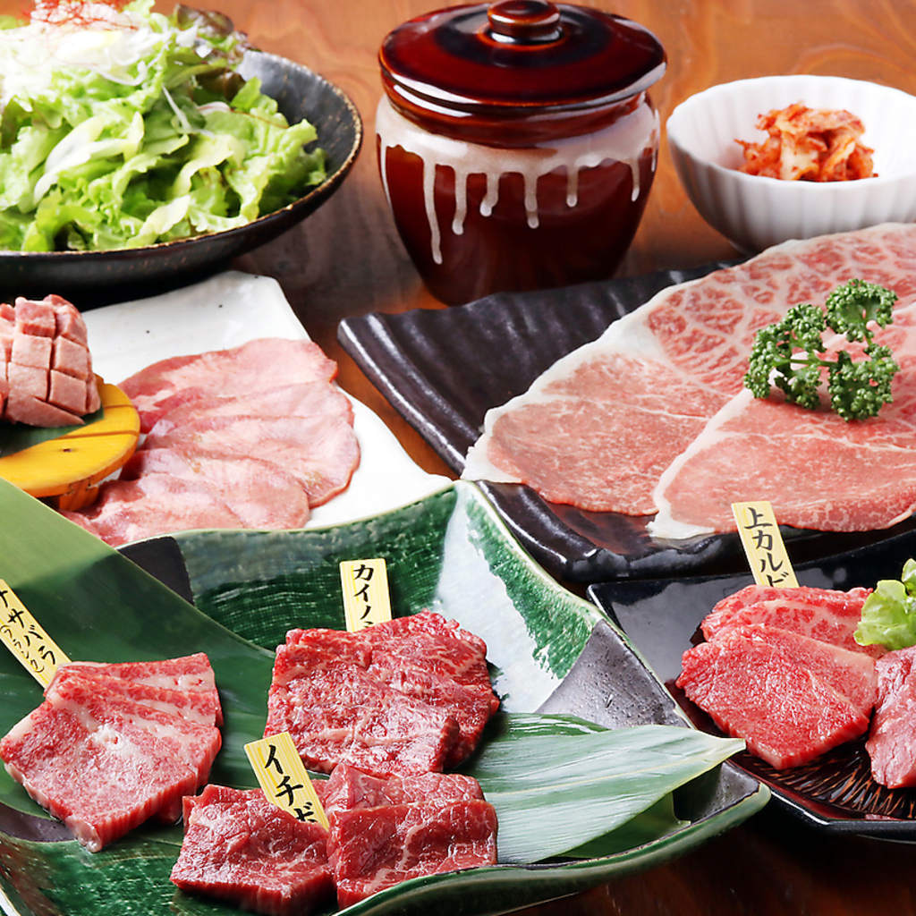 夜のコースも3種類ご用意。飲み放題はアルコール＋1100円、ノンアルなら660円！