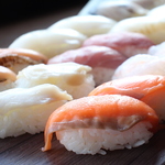炊き方や酢の配合にこだわったシャリと、店内で手切りした新鮮なネタを使用したお寿司もオススメ☆